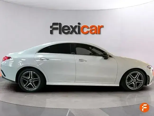 Usado Mercedes CLA180 AMG line 136 CV (100 kW) 2020 Blanco Berlina