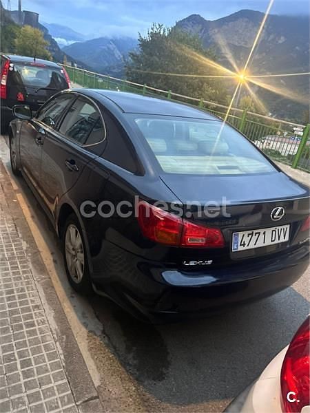 Usado Lexus IS220d President Line 177 CV (130 kW) 2006 Azul Berlina