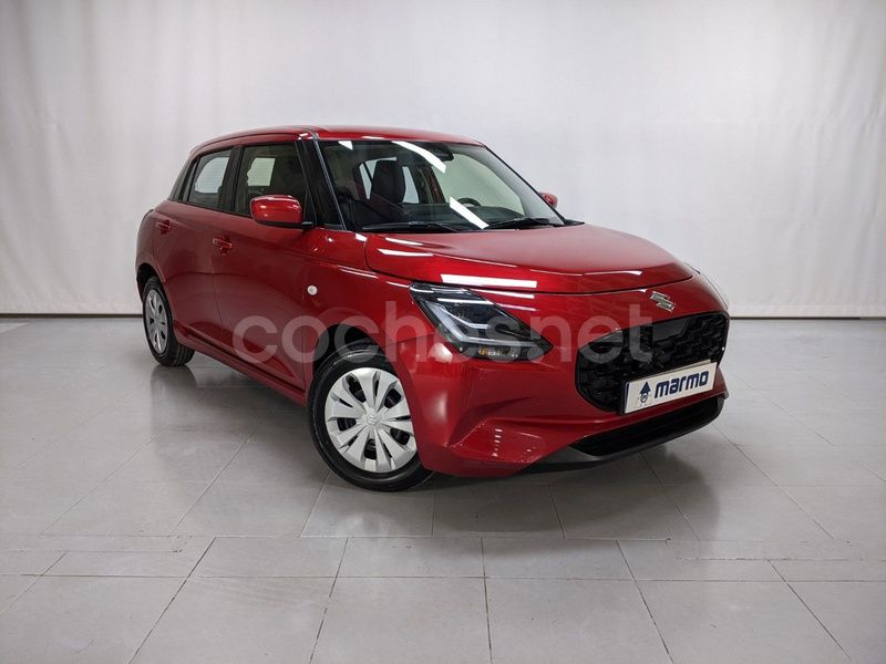 Rojo Nuevo 2025 Suzuki Swift Berlina | 17.990 € - Imagen 1/4