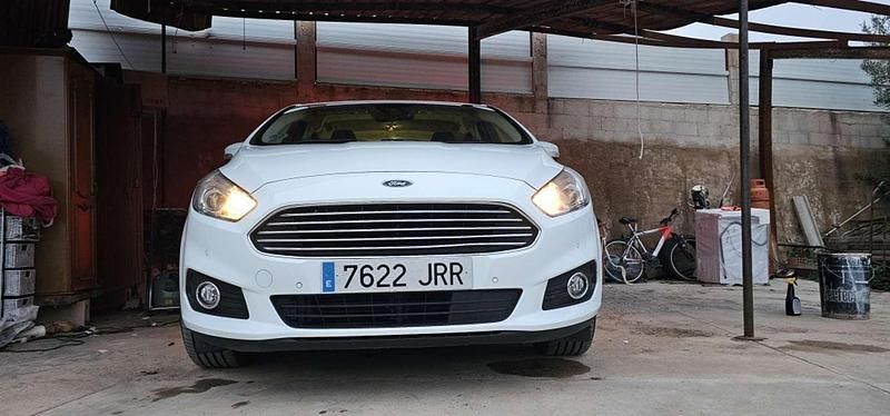 Usado Ford S-MAX Trend 150 CV (110 kW) 2017 Blanco Monovolumen