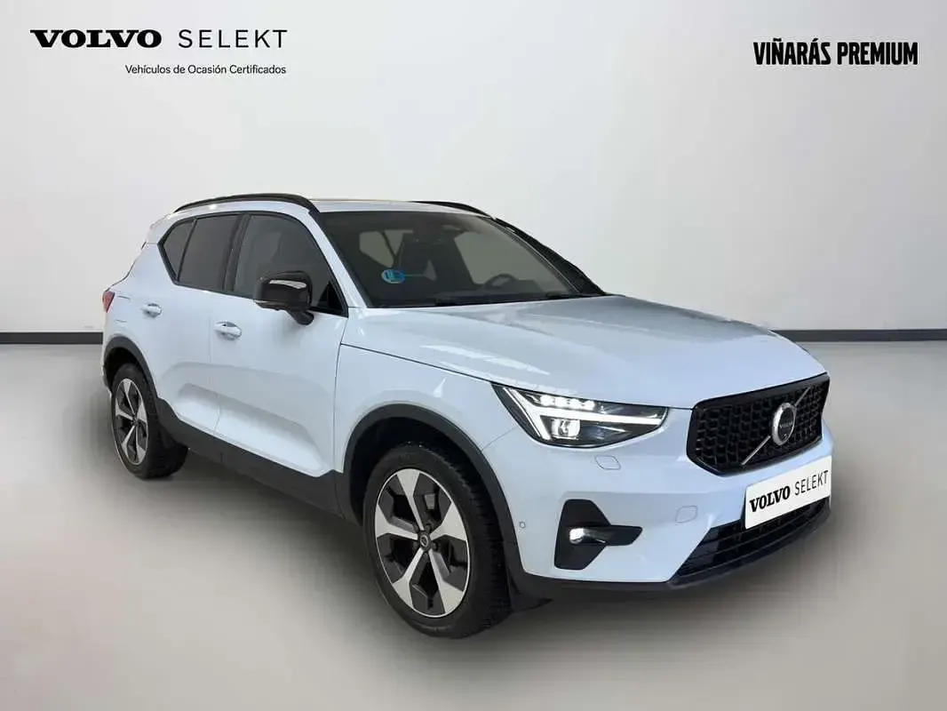 Usado Volvo XC40 Plus 197 CV (144 kW) 2024 Azul SUV