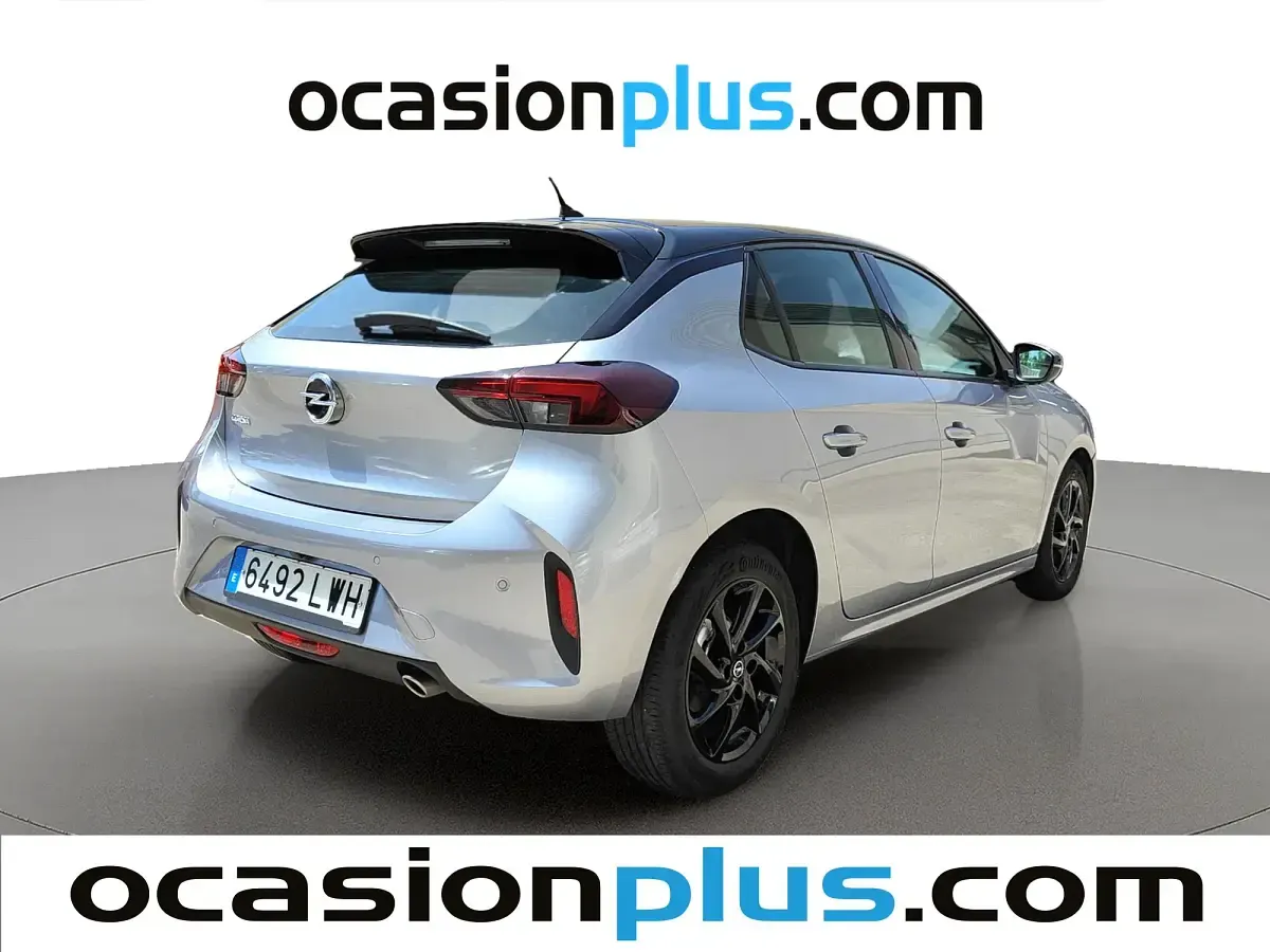 Usado Opel Corsa GS Line 101 CV (74 kW) 2022 Gris plata Utilitario
