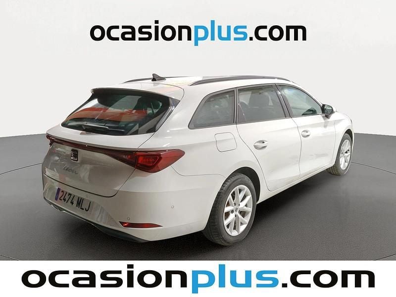 Usado Seat Leon Style 130 CV (95 kW) 2023 Blanco Monovolumen
