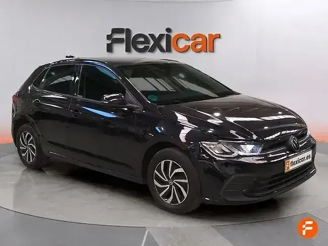 Usado VW Polo Life 110 CV (80 kW) 2022 Negro Utilitario