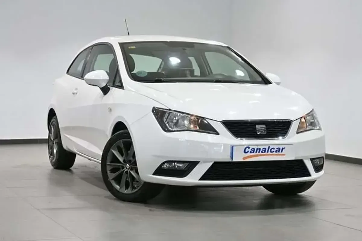 Usado Seat Ibiza SC FR 105 CV (77 kW) 2014 Blanco Utilitario