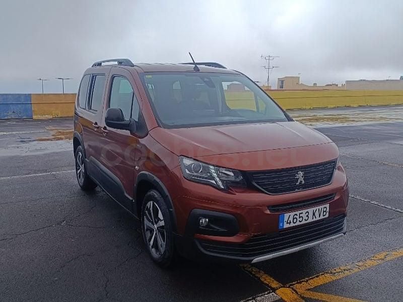 Usado Peugeot Rifter Active 75 CV (55 kW) 2019 Granate Monovolumen