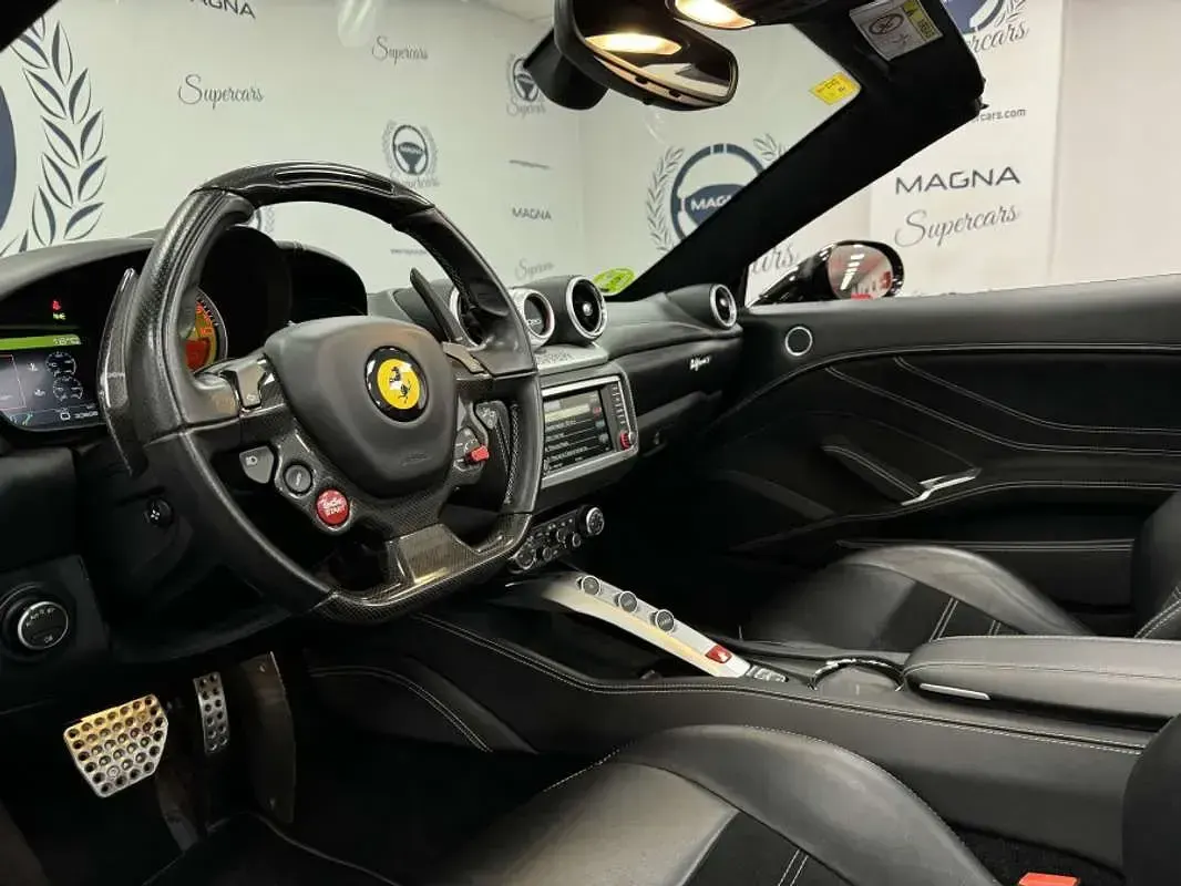 Usado Ferrari California 560 CV (411 kW) 2016 Negro Descapotable