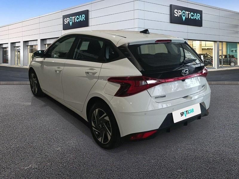 Usado Hyundai i20 100 CV (73 kW) 2021 Blanco Berlina