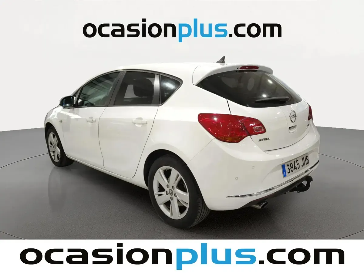 Usado Opel Astra Excellence 165 CV (121 kW) 2015 Blanco Utilitario