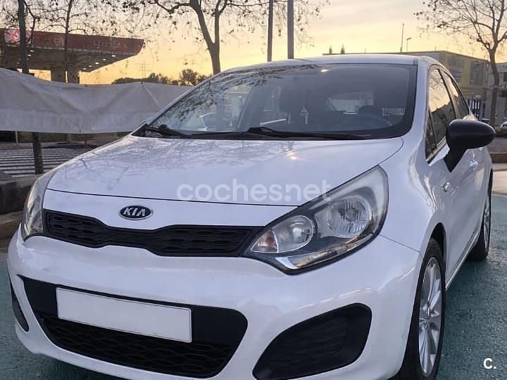 Usado Kia Rio 90 CV (66 kW) 2011 Blanco Berlina