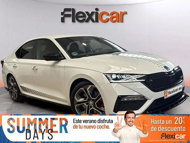 Blanco Usado 2022 Skoda Octavia RS Berlina | 33.490 € (Un poco caro) - Imagen 1/4