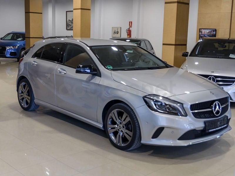 Usado Mercedes A200 136 CV (100 kW) 2018 Gris / plata Berlina
