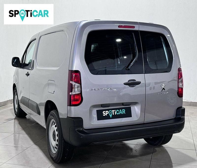 Usado Peugeot Partner S 130 CV (95 kW) 2024 Gris Monovolumen