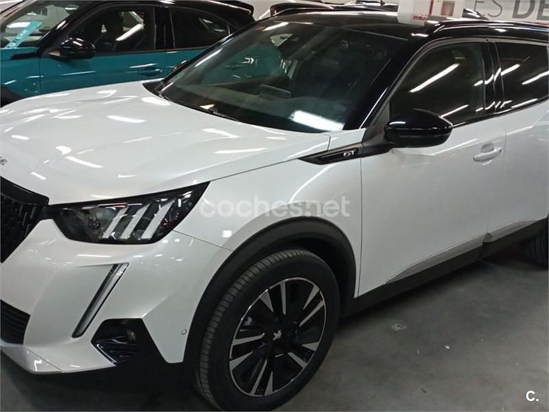 Usado Peugeot 2008 GT 130 CV (95 kW) 2021 Blanco SUV