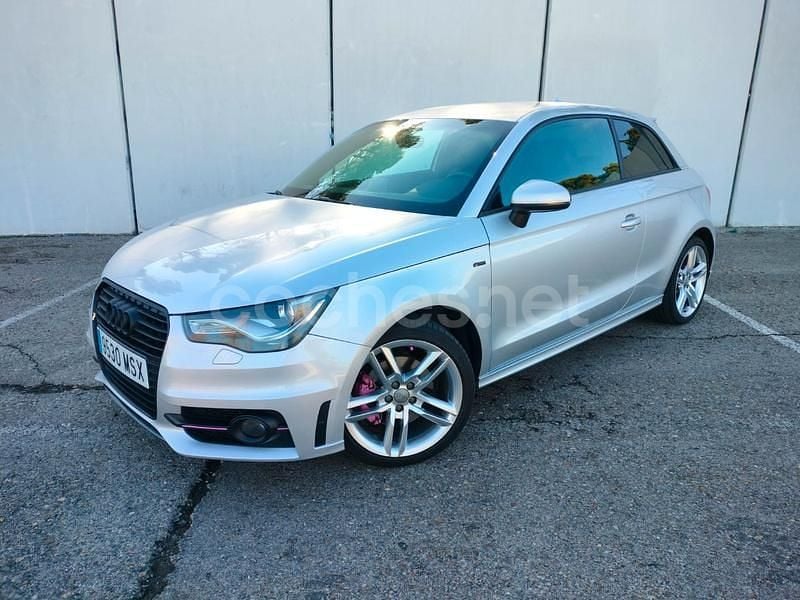 Gris / plata Usado 2011 Audi A1 Ambition Berlina | 10.490 € (Precio justo) - Imagen 1/4