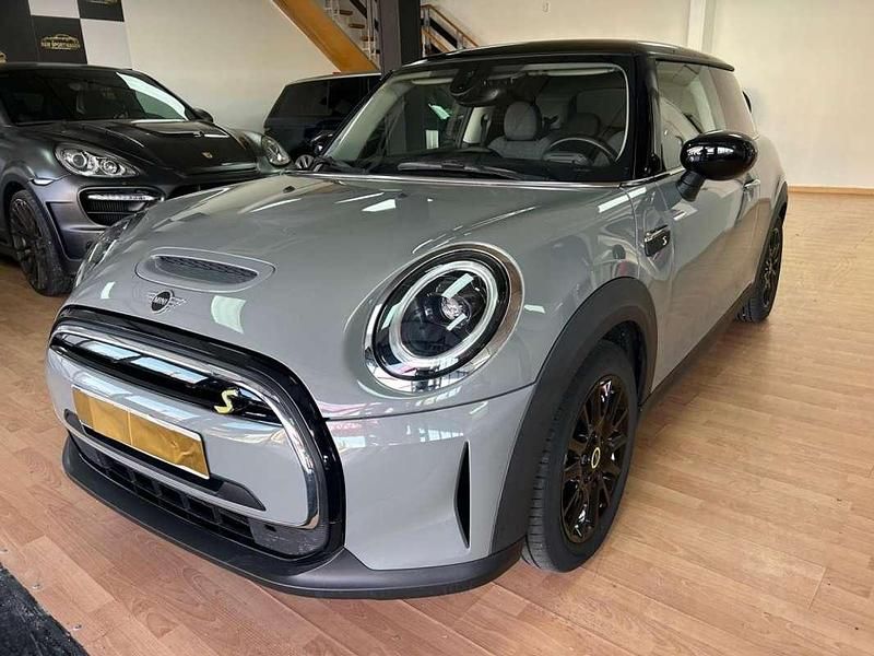 Usado Mini Cooper SE 135 kW (184 CV) 2021 Gris Utilitario