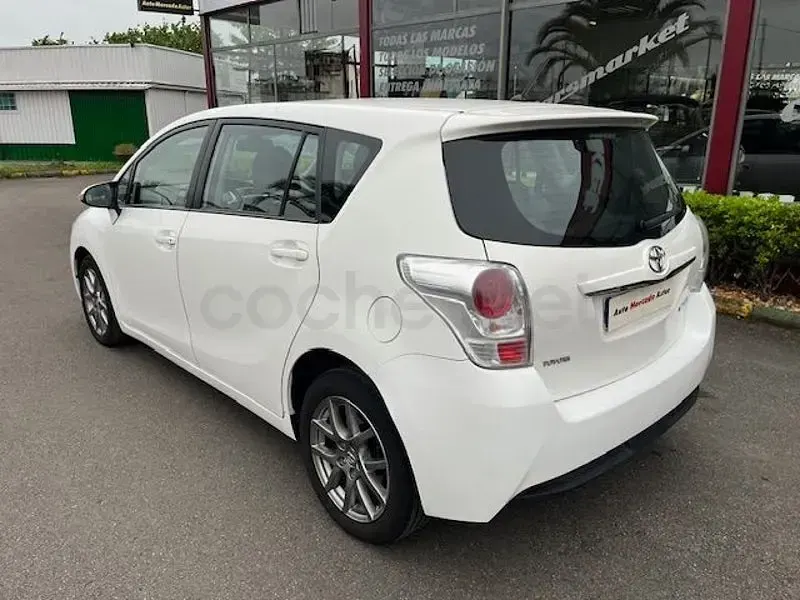Usado Toyota Verso Advance 112 CV (82 kW) 2015 Blanco Monovolumen