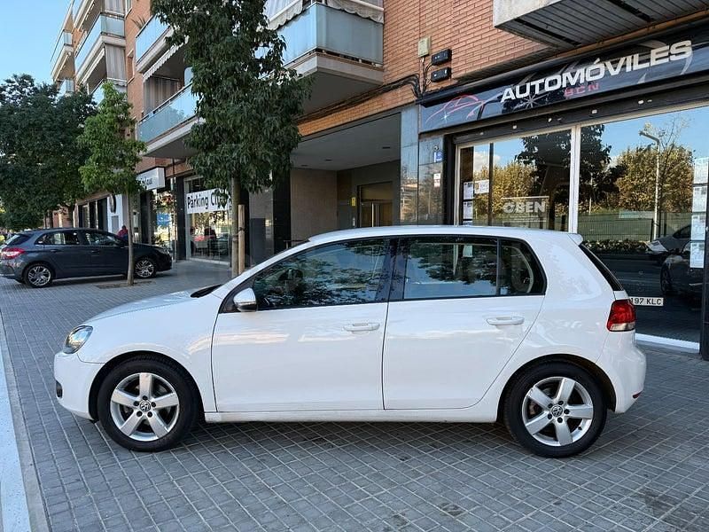 Usado VW Golf VII Advance 105 CV (77 kW) 2012 Blanco Berlina