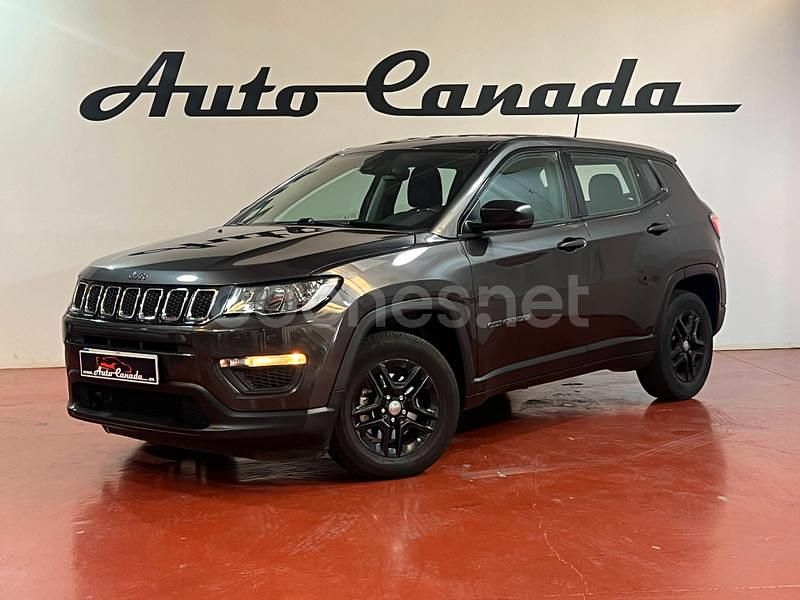 Gris / plata Usado 2018 Jeep Compass Sport SUV | 13.900 € (Precio justo) - Imagen 1/4