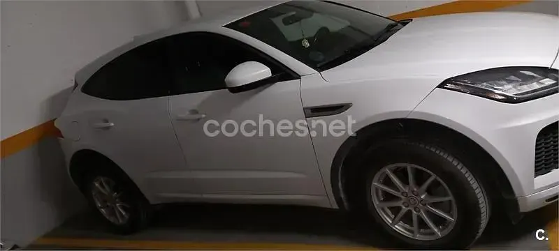Usado Jaguar E-Pace R-Dynamic 150 CV (110 kW) 2019 Blanco SUV