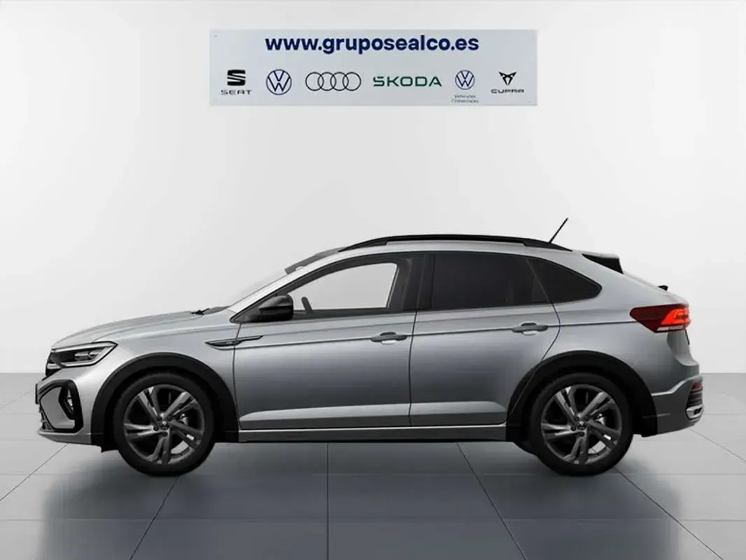 Usado VW Taigo R-line 150 CV (110 kW) 2022 Plateado SUV