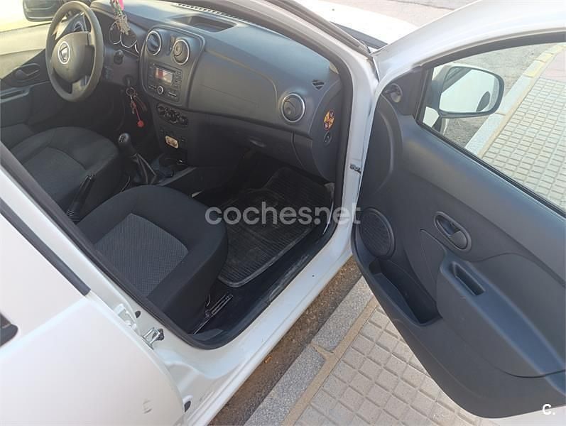Usado Dacia Sandero Base 75 CV (55 kW) 2016 Blanco Berlina