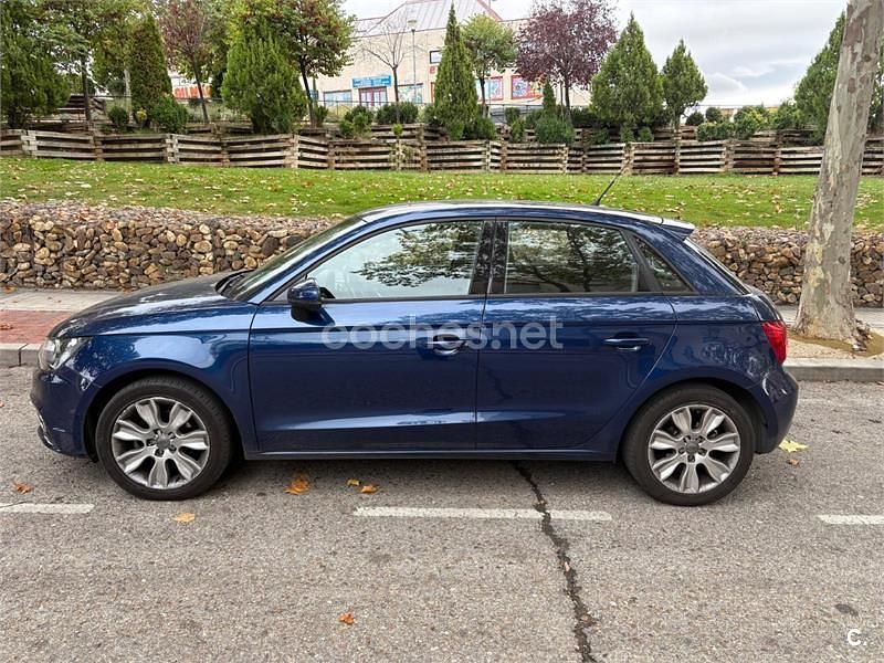 Usado Audi A1 Sportback Ambition 90 CV (66 kW) 2013 Azul Utilitario