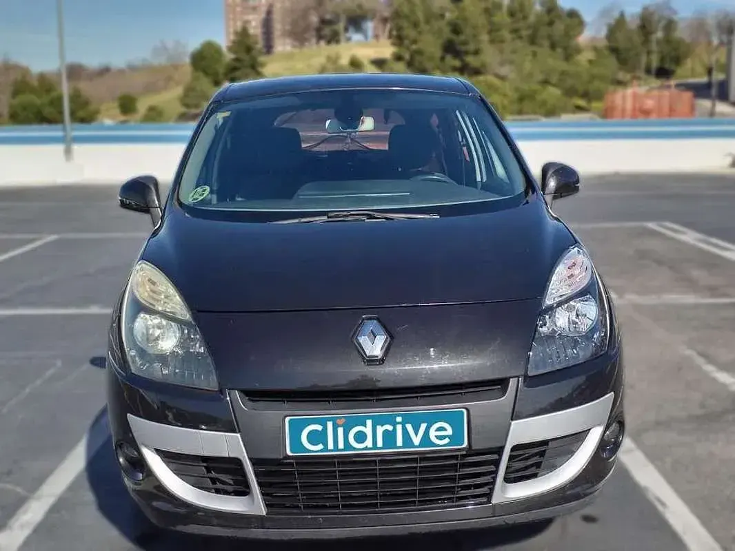 Usado Renault Scenic E-Tech Dynamique 106 CV (77 kW) 2010 Negro Monovolumen