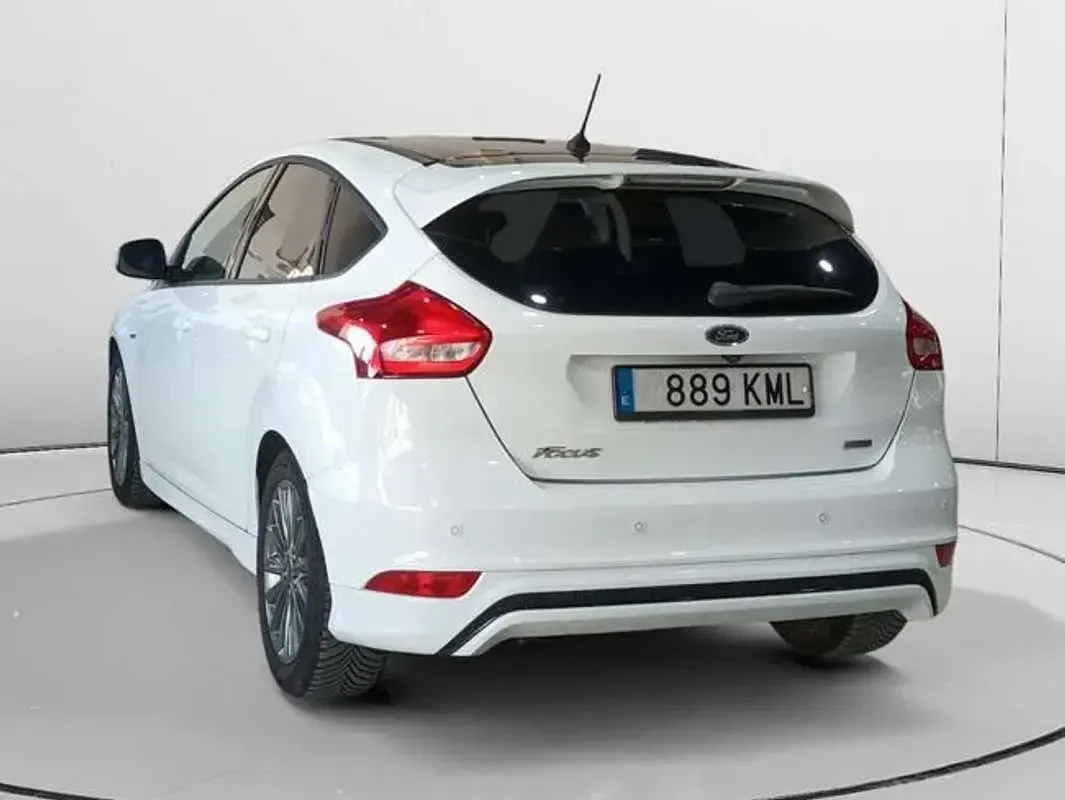 Usado Ford Focus ST-Line 125 CV (91 kW) 2018 Blanco Utilitario