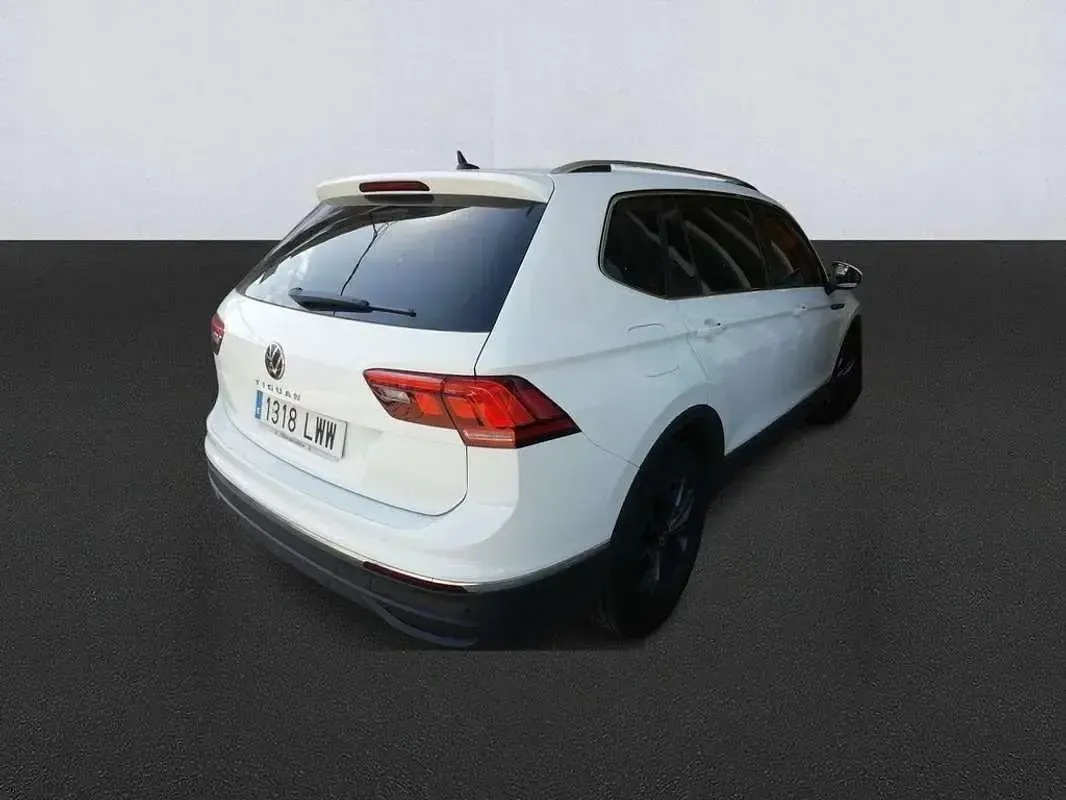 Usado VW Tiguan Allspace Life 150 CV (110 kW) 2022 Blanco SUV