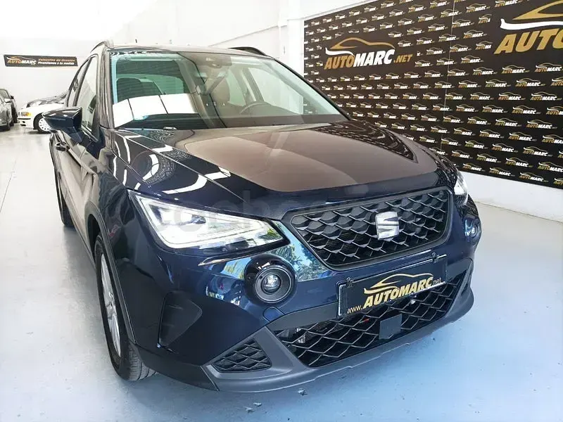 Usado Seat Arona Xperience 110 CV (80 kW) 2023 Azul SUV