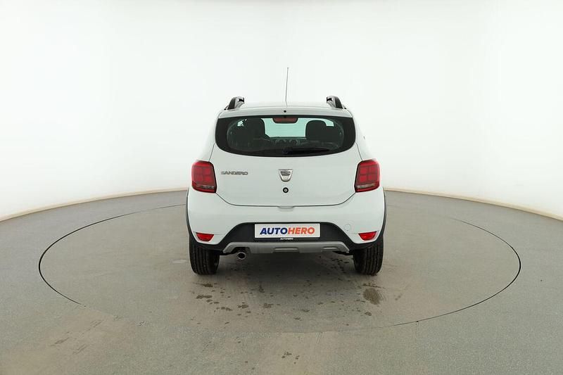 Usado Dacia Sandero Essentiel 90 CV (66 kW) 2020 Blanco Utilitario