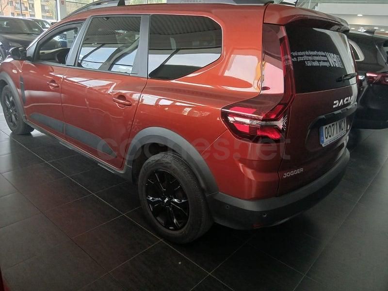 Usado Dacia Jogger Extreme 100 CV (73 kW) 2022 Naranja Monovolumen