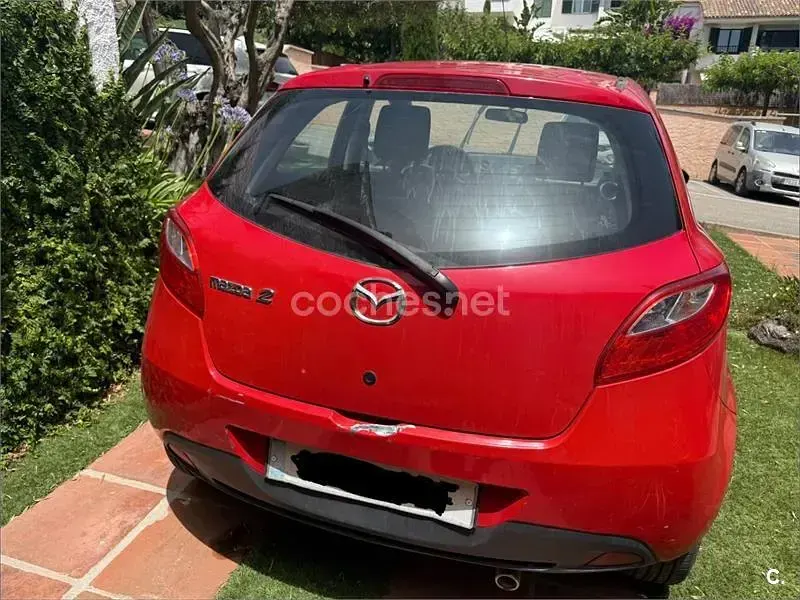 Usado Mazda 2 Active 75 CV (55 kW) 2008 Rojo Utilitario