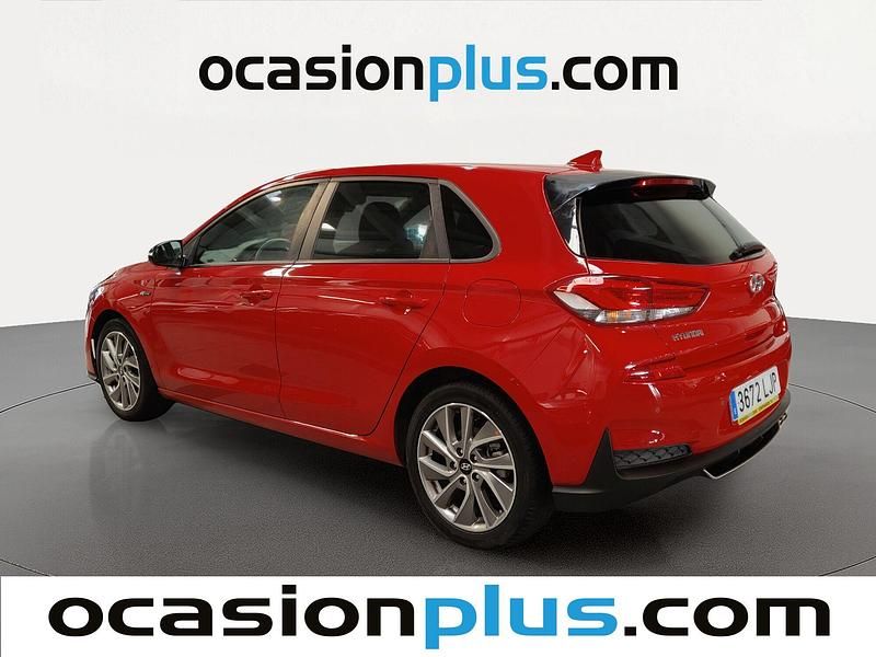 Usado Hyundai i30 N Line 120 CV (88 kW) 2020 Rojo