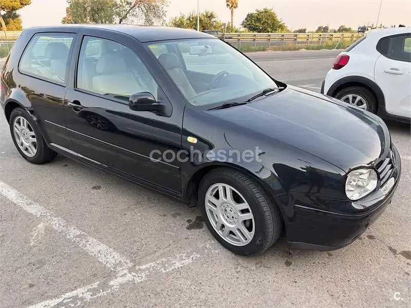 Usado VW Golf III Conceptline 100 CV (73 kW) 1999 Negro Berlina