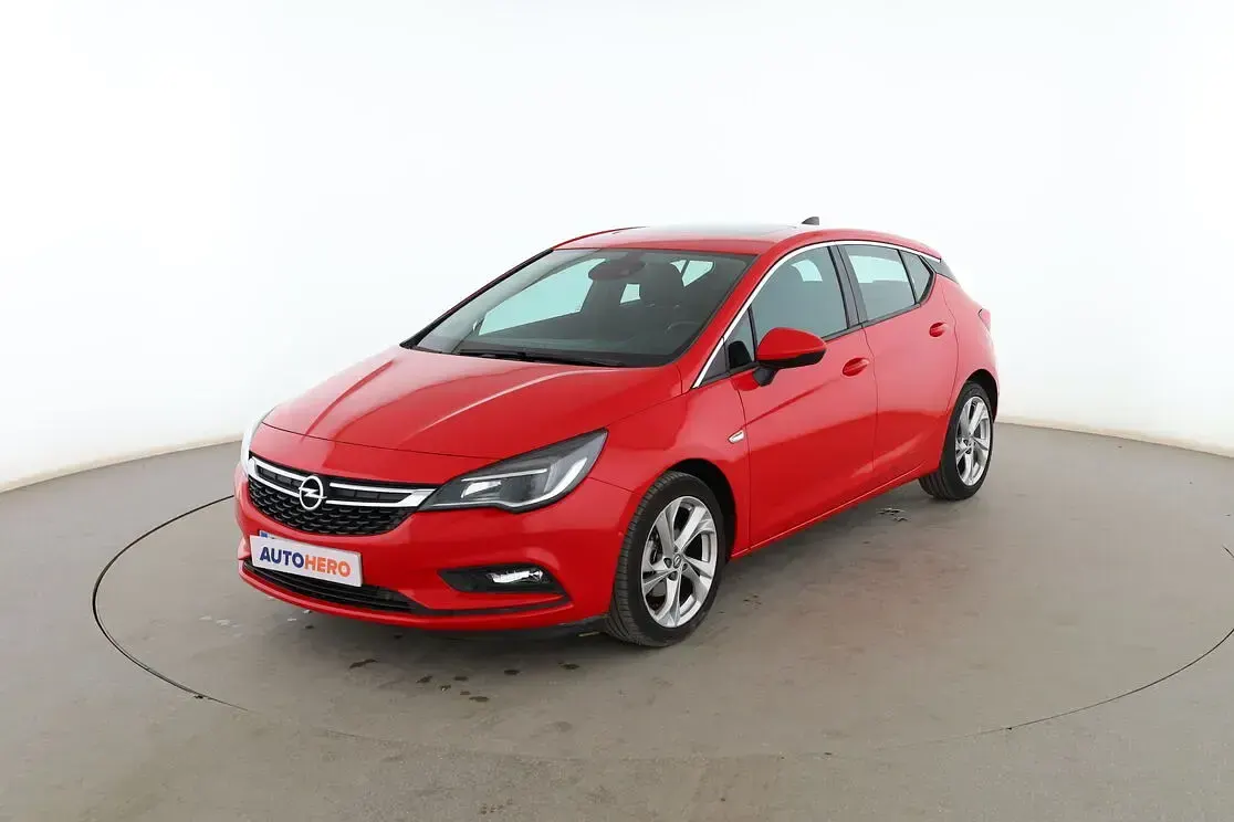 Usado Opel Astra Dynamic 125 CV (91 kW) 2016 Berlina