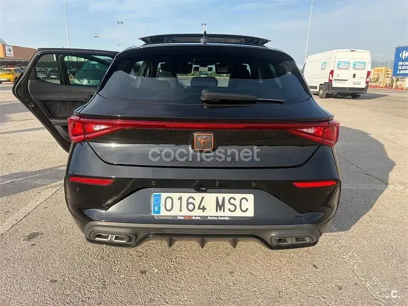 Usado Cupra Leon 150 CV (110 kW) 2024 Negro Berlina