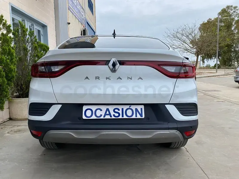 Usado Renault Arkana Zen 140 CV (102 kW) 2022 Blanco SUV