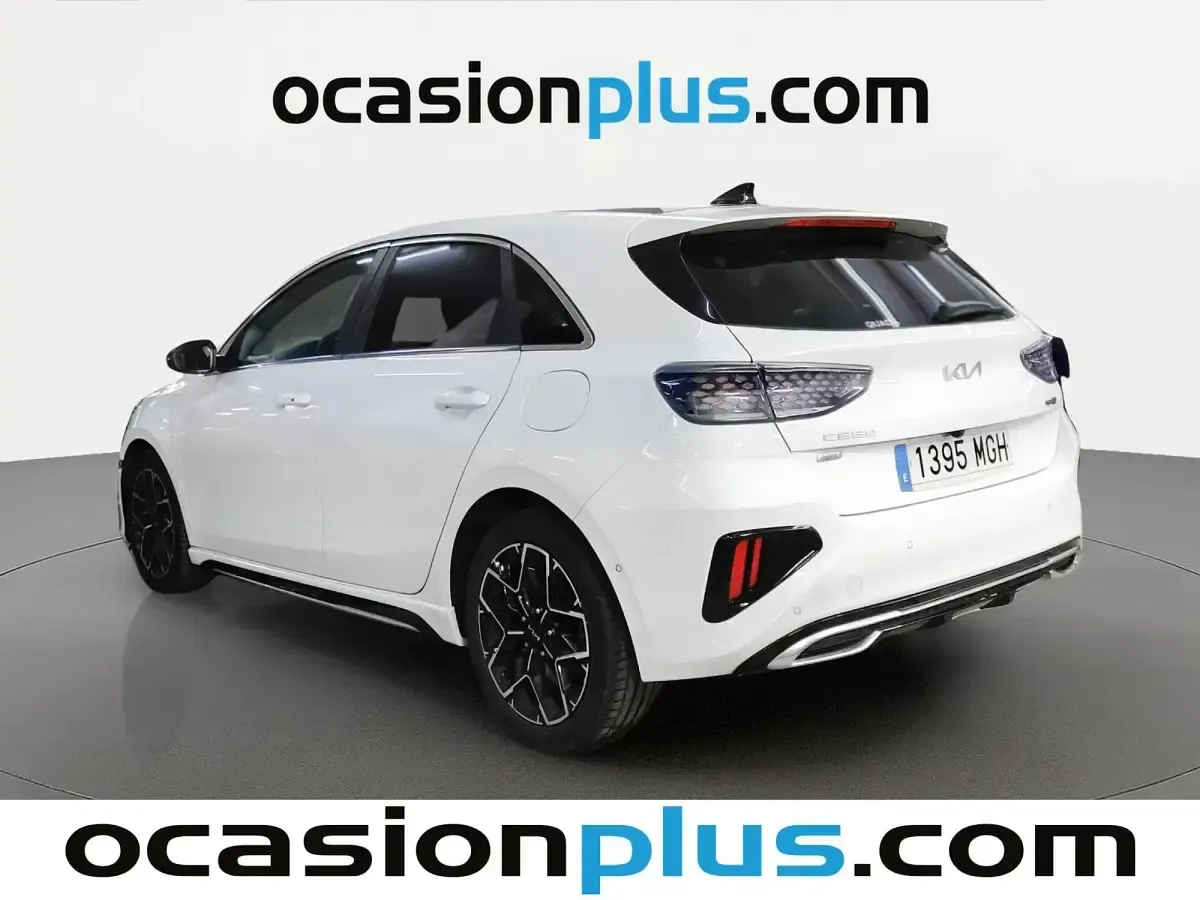 Usado Kia Ceed GT GT-Line 136 CV (100 kW) 2023 Blanco Berlina
