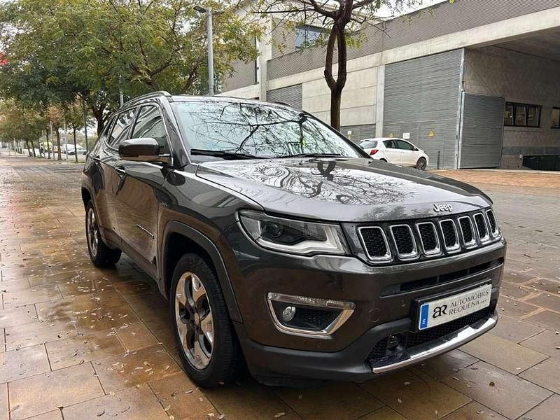 Usado Jeep Compass Limited 140 CV (102 kW) 2019 Gris SUV