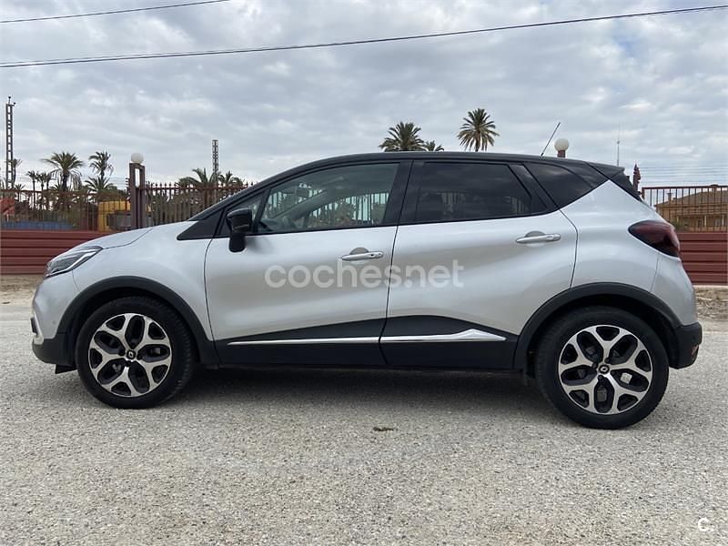 Usado Renault Captur Zen 120 CV (88 kW) 2018 Gris / plata SUV