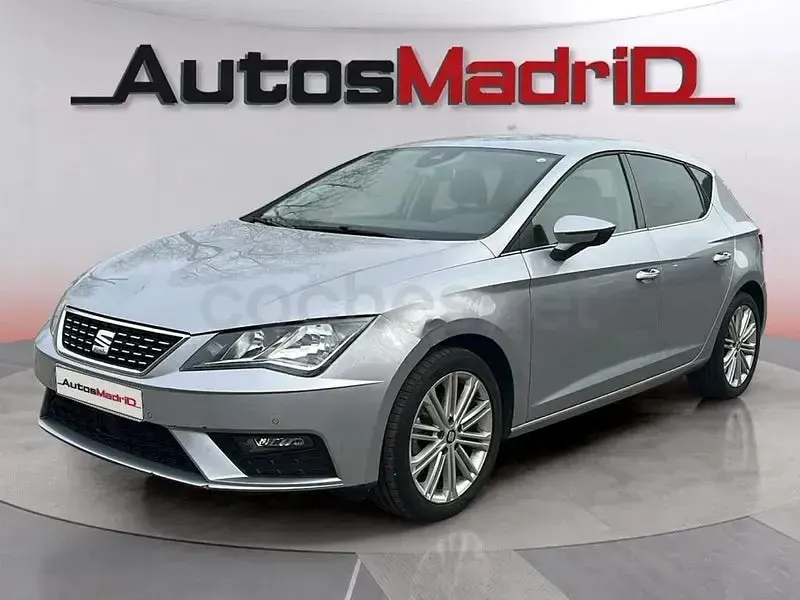 Usado Seat Leon XCELLENCE 130 CV (95 kW) 2020 Gris / plata Berlina