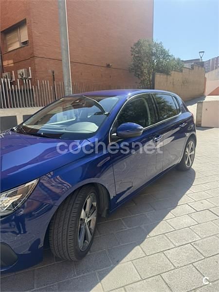 Usado Peugeot 308 Allure 130 CV (95 kW) 2018 Azul Berlina
