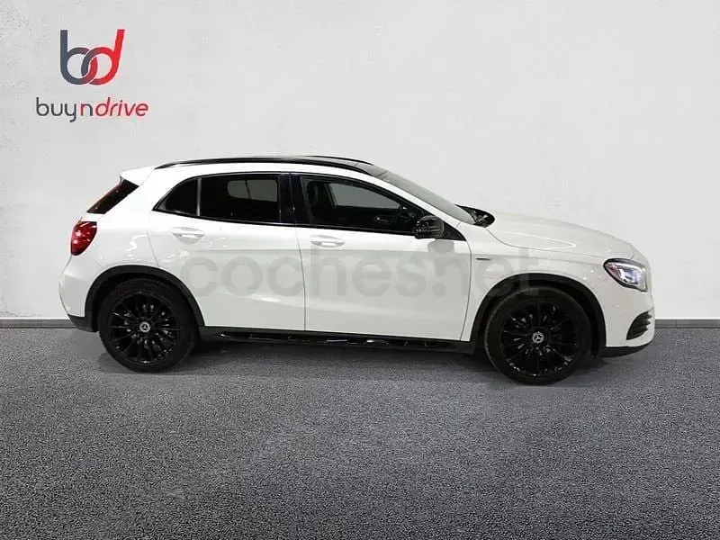 Usado Mercedes GLA180 122 CV (89 kW) 2020 Blanco SUV