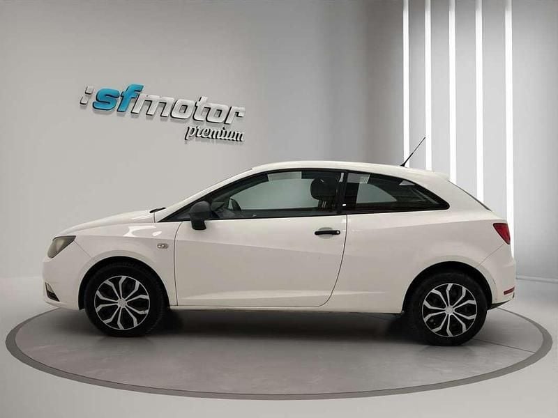Usado Seat Ibiza Reference 75 CV (55 kW) 2014 Blanco Utilitario
