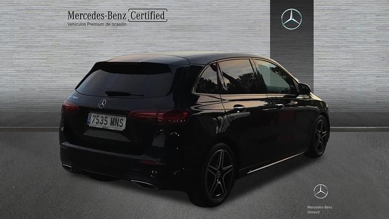 Usado Mercedes B200 AMG line 150 CV (110 kW) 2024 Negro Monovolumen
