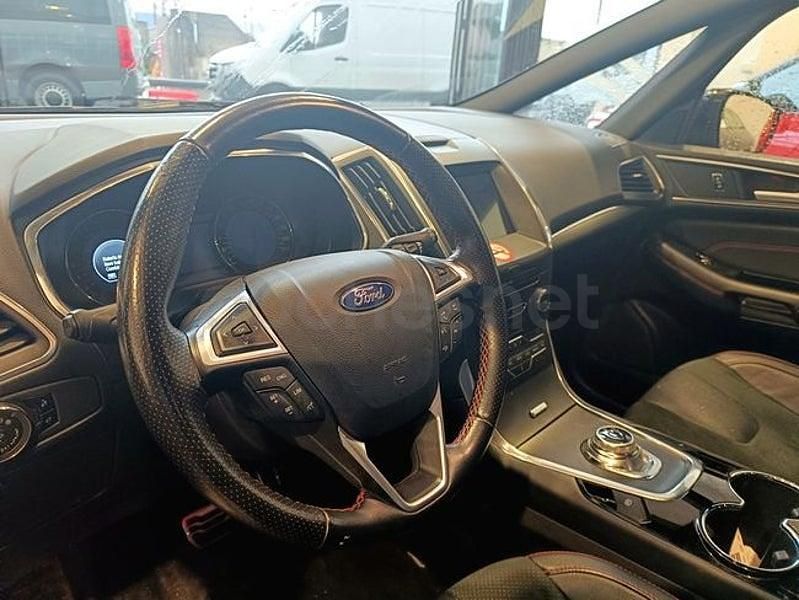 Usado Ford S-MAX ST-Line 190 CV (139 kW) 2023 Negro Monovolumen