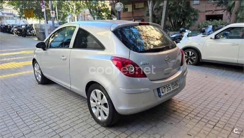Usado Opel Corsa Sport 90 CV (66 kW) 2008 Gris / plata Utilitario