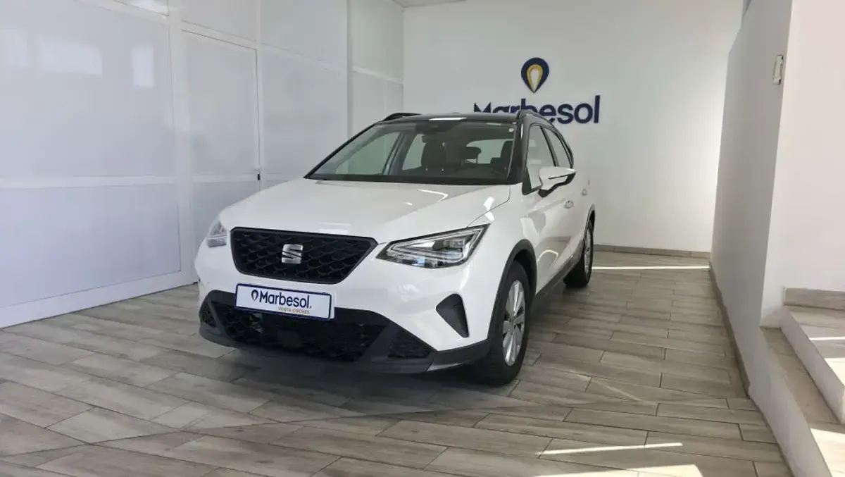 Usado Seat Arona Ecomotive 110 CV (80 kW) 2022 Blanco SUV